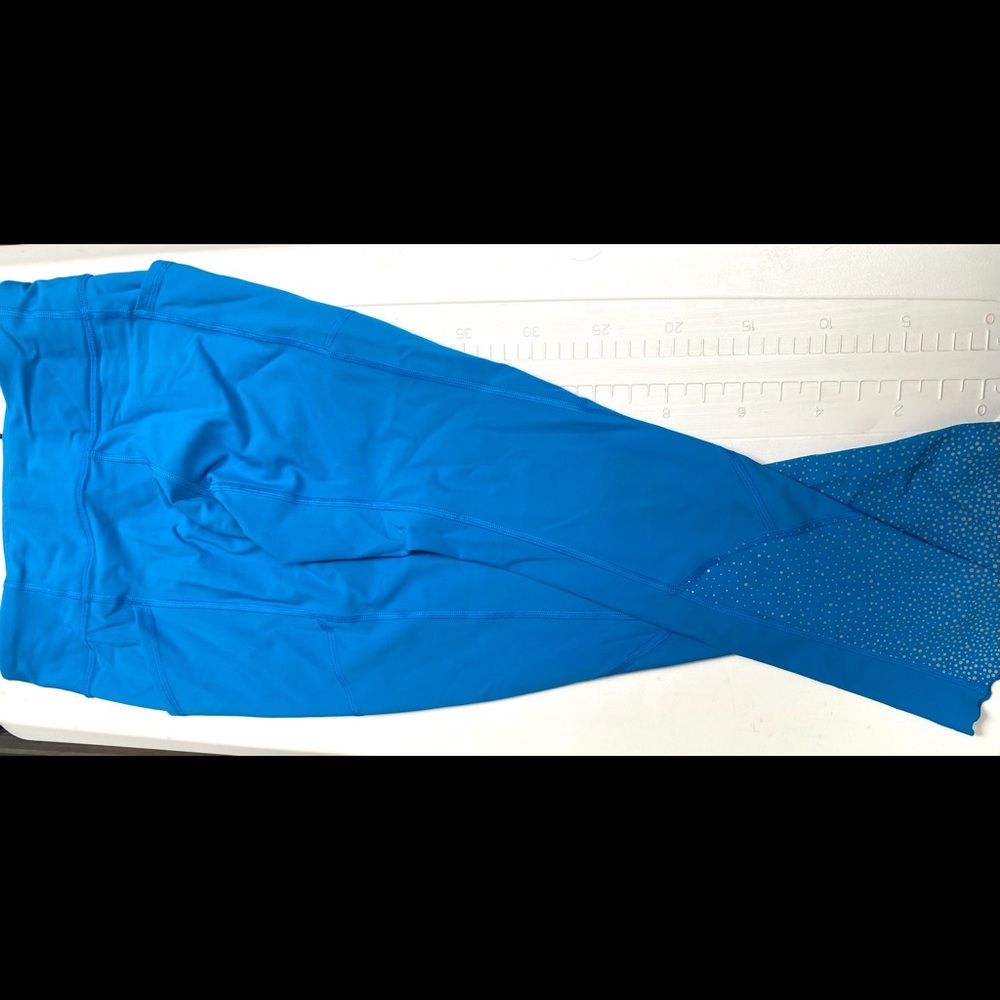 Lululemon Mid-rise leggings 28’ blue barely worn, size 6.